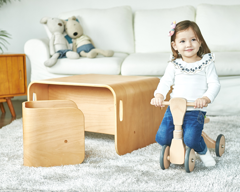 Table and chair for babies and kids! | COLOCOLO CHAIR&DESK | HOPPL